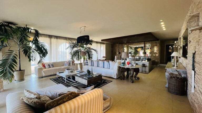 Fotografia 18 de Ferradura: Casa de alto luxo com vista infinita para o mar
